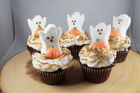 Boo! Here are my (limited) 🎃Halloween 🎃 cupcakes!! They’re a chocolate 🍫 cupcake with a torched marshmallow frosting and for the toppings it’s a ghost 👻 shaped peep and a white chocolate shaped pumpkin 🎃 #boo #chocolate #gourmetcupcakes #ghost #halloween #yum Pumpkin Boo, Ghost Cupcakes, Chocolate Shapes, Marshmallow Frosting, Gourmet Cupcakes, Halloween Cupcakes, Ghost Halloween, Chocolate Cupcakes, A Ghost