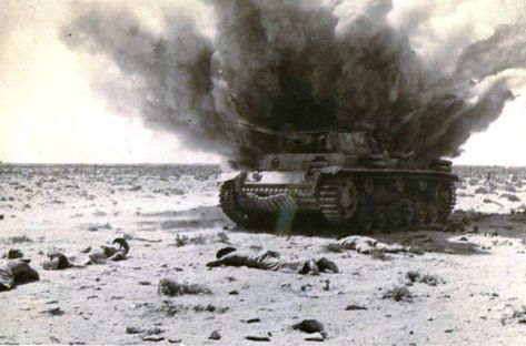 The 10 Greatest Tank Battles In Military History Damaged Tanks, Weird Tanks, Tank Commander, North African Campaign, Panzer Iii, Ww2 Tanks, German Military, German Tanks, Military Photos