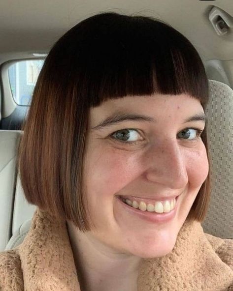 Bangs Memes, Bobbed Haircuts, Happy Anniversary To My Husband, Womens Bob Hairstyles, Bob Hairs, Micro Bangs, Bobbed Hair, Short Bobs, Bob Hairstyles With Bangs