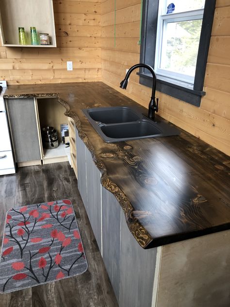 Concrete Cabin, Live Edge Countertop, Live Edge Counter, Diy Wood Countertops, Wood Countertops Kitchen, Ideas Small Kitchen, Kitchen Ideas For Small Spaces, Modern Kitchen Ideas, Kitchen Cabinets And Countertops