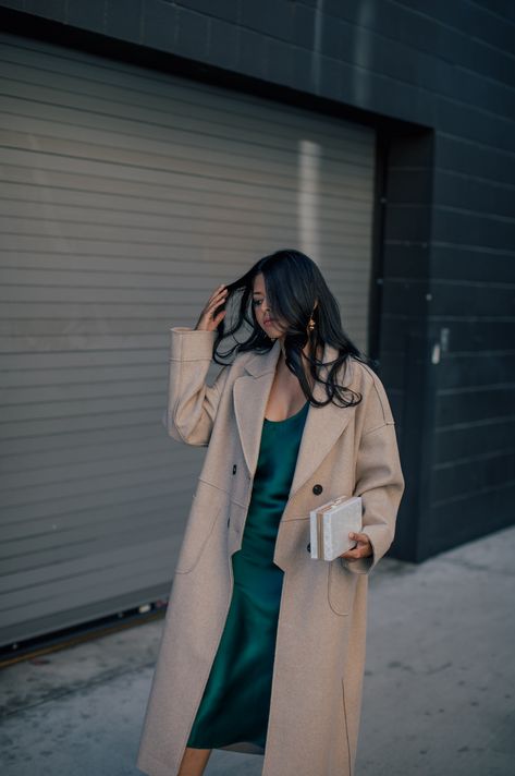 Slip Dress Outfit Winter, Walk In Wonderland, Slip Dress Outfit, Green Slip Dress, Elegant Classy Outfits, Parisian Chic Style, Outfit Layout, Types Of Fashion Styles, Classy Outfits