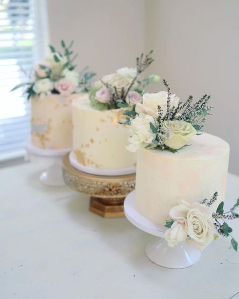 3 seperate cakes instead of a three tier cake. Cake trio. Wedding Cakes Floral Cakes Seperate Tiers Cake, 3 Wedding Cakes On Stands, Split Tier Wedding Cake, Three Wedding Cakes, 3 Cakes Display, Separate Tier Wedding Cake, Wedding Cakes Floral, 3 Tiered Cake, Cakes Floral