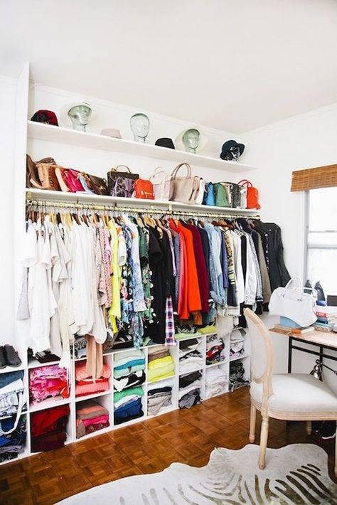 How to Create and Organize Your Dream Closet #theeverygirl Turn Room Into Walk In Closet, Makeshift Closet, Bed Closet, Diy Walk In Closet, Organized Closet, Closet Office, Open Closet, Closet Room, Dekorasi Kamar Tidur