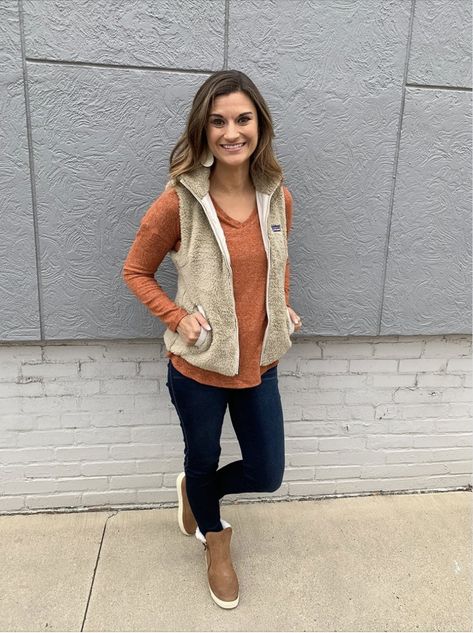 Shop the look from justposted on ShopStyle Patagonia Los Gatos Vest Outfits, Los Gatos Vest Outfit, Sherpa Vest Outfits For Women, Sherpa Vest Outfit, Patagonia Vest Outfit, Fleece Vest Outfit, Cardigan Sweater Outfit, Jackets Cropped, Fashion Cold Weather