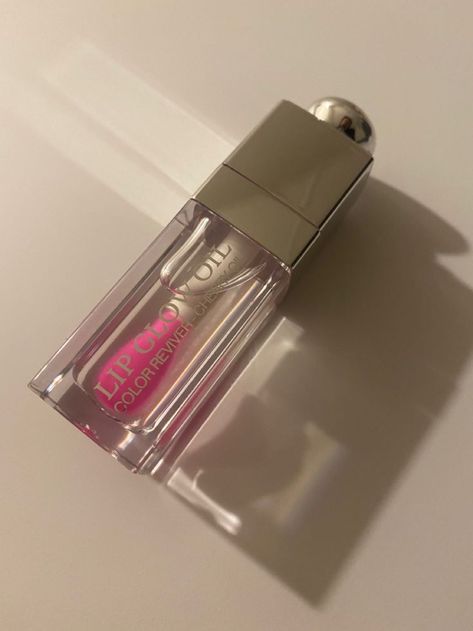 Lip Glow Oil Cherry, Cherry Lip Gloss, Dior Lip Oil, Lip Glow Oil, Dior Lip, Glow Oil, Gloss Labial, Fancy Makeup, Chapped Lips