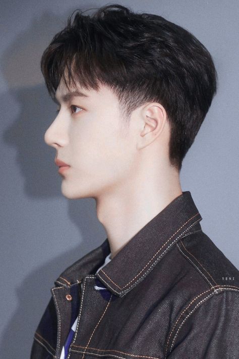 Korean Short Haircut, Asian Men Short Hairstyle, Men Haircut Undercut, Hair Tips For Men, Mens Haircuts Straight Hair, Two Block Haircut, Asian Man Haircut, Korean Men Hairstyle, Mens Haircuts Short Hair