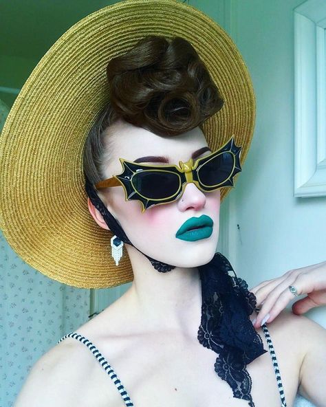 Wearing Sunglasses, Beautiful Makeup, Drawing Reference, Put On, Cat Eye Sunglasses, Style Me, Pin Up, Sunglasses, How To Wear