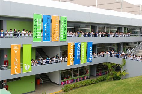 Innova schools in Peru offer great education for cheap - Business Insider Innova Schools, Holistic Business, School Building Design, College Architecture, Life Values, Be Design, Starting School, Excellence Award, Blended Learning