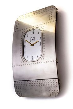 Authentic, vintage, aircraft Boeing 737, bespoken hand polished wall art clock. Airplane Furniture, Aviator Furniture, Aircraft Furniture, Wall Clock Design Ideas, Aviation Furniture, Clock Design Ideas, Aviation Decor, Airplane Decor, Aircraft Parts