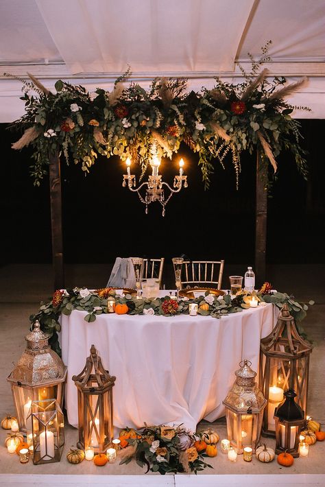 Chic Geometric Inspired Fall Wedding. For more boho wedding ideas, visit burghbrides.com! | fall wedding | fall wedding inspiration | fall sweetheart table | wedding ideas | sweetheart table design | Cake Table Fall Wedding, Boho Sweetheart Table Decor, Fall Wedding Table Cloth Ideas, Fall Seating Chart Wedding Ideas, Round Head Table Wedding, Fall Wedding Hall Decorations, Whimsical Sweetheart Table Wedding, Couples Table Wedding Receptions, Elegant September Wedding Ideas