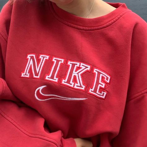 Designer Crewneck, Red Hoodie Outfit, Red Nike Hoodie, Embroidery Personalized, Sweatshirts Nike, Sweater Nike, Nike Clothing, Personalized Clothing, Vintage Nike Sweatshirt