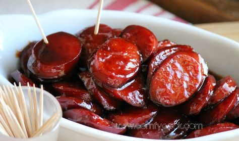 Comfy Cuisine: Party Kielbasa Candied Kielbasa, Hot Italian Sausage Recipes, Kielbasa Bites, Bbq Sausage, Sausages Recipe, Slow Cooker Candy, Sausage Bites, Italian Sausages, Kielbasa Recipes