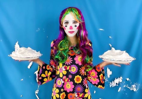 Clown Pie In The Face, Pie In The Face, Clown Core, Female Clown, Cake Pie, Send In The Clowns, Cute Clown, Clown Makeup, Pretty Woman