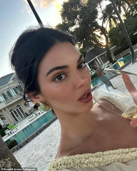 Kendall Jenner Nails, Kendall Jenner Pics, Kendall Jenner Aesthetic, Kendall Jenner Face, Kendall Jenner Icons, Kendall Jenner Makeup, Kloe Kardashian, Jenner Makeup, Kendall Style