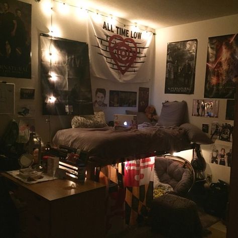 Dorm Room Ideas For Guys, Cool Dorm, Guy Dorm Rooms, Dorm Room Necessities, Belmont University, Dorm Design, Dorm Room Hacks, Cool Dorm Rooms, Girls Dorm Room