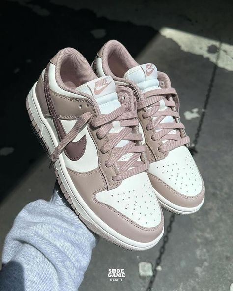 Taupe haze dunks Shop at soleheaven.co.uk 👟 Credit🎥 : (all rights reserved to original owner) _____________________________________________ .⁣ .⁣ .⁣ . #nikedunk #nikeuk #sneakers #airjordan #londonfashion #sneakersforsale Cute Sneakers For Women Nike, Sneakers Nike Women's, Dunks Shoes Women, Nike School Shoes, Sneakers For Women Nike, Cute Dunks, Girly Shoes Sneakers, Nike Jordan Women, Nike Dunks Women