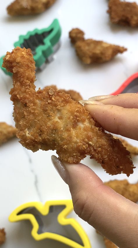 Easy Healthy Dinosaur Chicken Nuggets Dino Nugget Recipe, Diy Dino Nuggets, Homemade Dino Nuggets, Chicken Nuggets Sauce, Dinosaur Nuggets, Sauced Up Foods, Dino Chicken Nuggets, Dinosaur Chicken Nuggets, Dino Nuggets