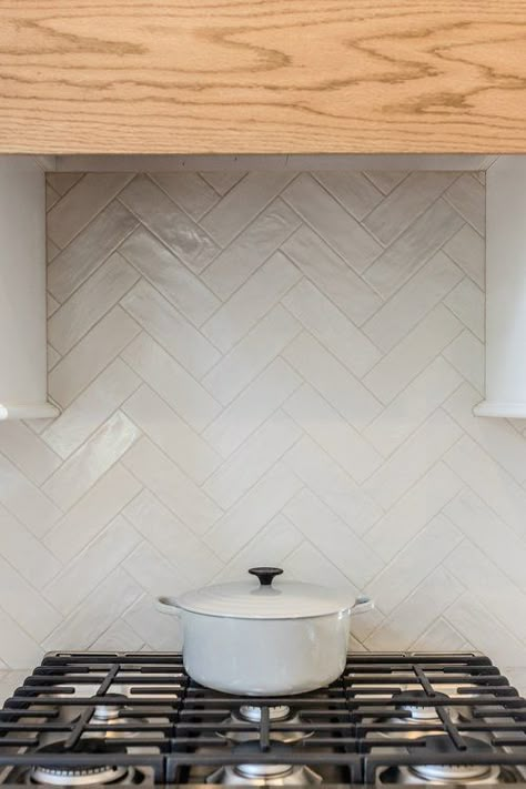 Herringbone Tile Splashback Kitchen, Hair And Bone Backsplash, Kitchen Backsplash Ideas Herringbone, Matte Herringbone Backsplash, Fishbone Backsplash Kitchen, Classic White Backsplash, Large Herringbone Backsplash, Herringbone Subway Tile Kitchen, White Kitchen Backsplash Ideas Tile