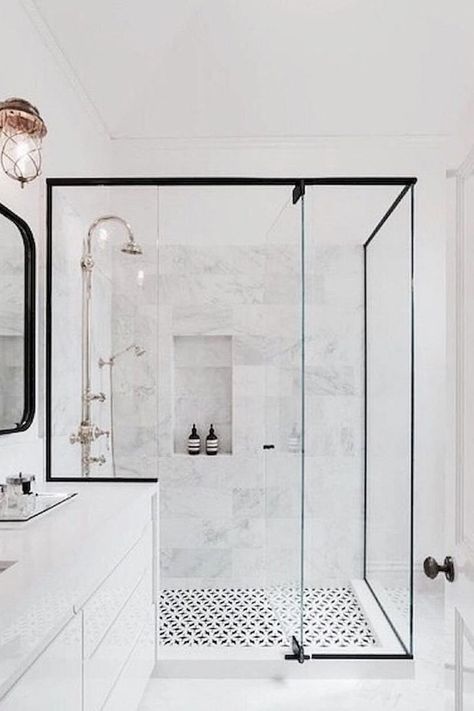 White Tiled Bathroom, Grey Marble Bathroom, Black Marble Floor, Gray Bathroom Vanity, Mom Bathroom, Simple Bathroom Renovation, Black And White Tiles Bathroom, Classic Bathroom Design, Palette Wall