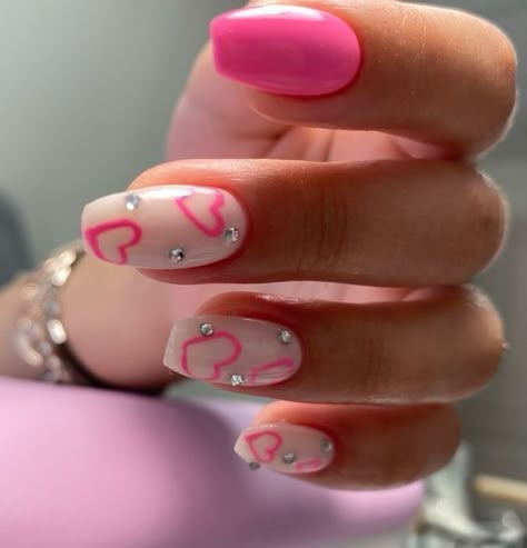 19 Fabulous Barbie Nails Design Ideas for Your Perfect Manicure Nail Designs Valentines, Makijaż Smokey Eye, Short Acrylic Nails Designs, Heart Nails, Pretty Acrylic Nails, Chic Nails, Short Acrylic Nails, Nail Arts, Valentine's Day Nails