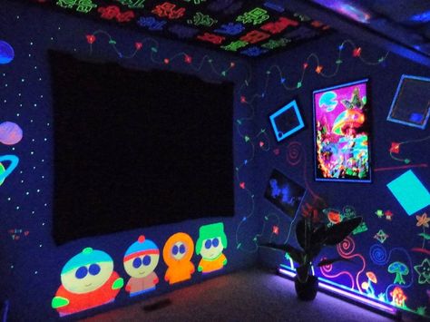 South Park Room, Black Light Room Ideas, Light Room Ideas, South Park Birthday, Black Lights Bedroom, Blacklight Room, Black Light Room, Light Room Decor, South Park Game