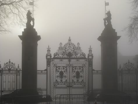 edinburgh Regulus Acturus Black, Holyrood Palace, Victorian Aesthetic, Brasov, Southern Gothic, Gothic Aesthetic, Goth Aesthetic, Gothic Architecture, Stately Home