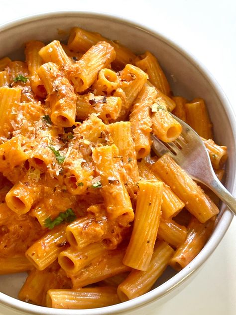 Rigatoni Tomato Cream Pasta Popular Pasta Recipes, Missi Roti, Stir Fry Green Beans, Green Beans Mushrooms, Long Beans, Mushroom Stir Fry, Easy Green Beans, Paneer Dishes, Cream Pasta