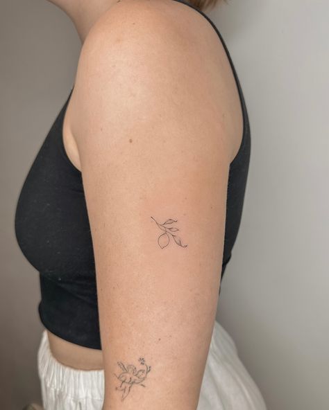 ✧ Looking for a delicate design full of meaning? At Mallorca Tattoo Fineline, we specialize in turning complex ideas into simple yet impactful art. Bring your thoughts to life on your skin with our unique precision. ✧ ❈ DM for bookings ❈ MD para reservas ❁ #tattoo #tattoos #finelinetattoo #blackink #ink #getinked #mallorcatattoo #mallorcafineline #fineline #tatuaje #mallorcatattoofineline Impactful Art, Australia Tattoo, Orca Tattoo, Tattoos Inspiration, Delicate Design, Fine Line Tattoos, Inspirational Tattoos, Your Skin, Tattoo Ideas