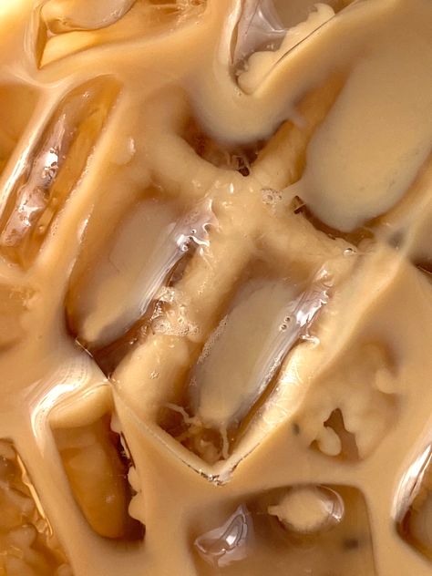 Iced Coffee Close Up, Aesthetic Close Up Pictures, Close Up Aesthetic Pictures, Coffee Close Up, Brown Macbook Wallpaper, Recreating Pinterest Photos, Coffee Cottage, Moodboard App, Coffee Vibe