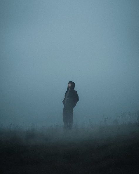 Best Stock Photos Here Foggy Morning Photoshoot, Foggy Pictures People, Moody Weather Photography, Grainy Portrait Photography, Foggy Portrait Photography, Fog Cinematography, Person In Landscape, Moody Photography Aesthetic, Foggy Portraits