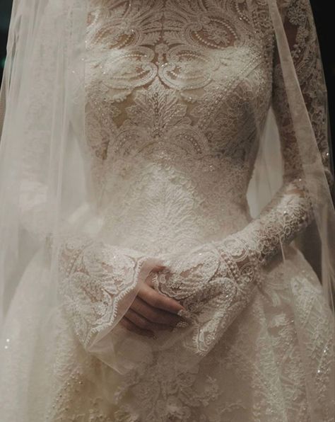 Muslimah Wedding Dress, Bride Dress Simple, Classy Wedding Dress, Pretty Wedding Dresses, Dream Wedding Ideas Dresses, A Wedding Dress, Classy Wedding, Wedding Mood, Modest Wedding Dresses