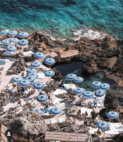 Fontelina Capri, Marbella Club, Club Restaurant, Beach Ideas, Italian Heritage, Capri Italy, Slim Aarons, Coastal Life, Travel Wishlist