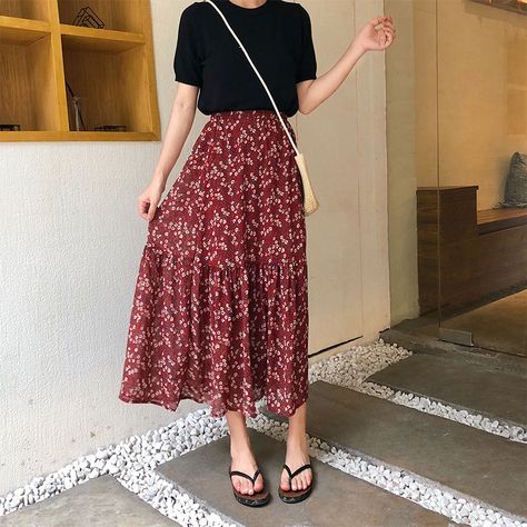 Outfit Ideas Korean Skirts, Stil Rock, Outfit Ideas Korean, Korean Skirt, Long Outfit, Chique Outfit, Long Skirt Fashion, Korean Summer, Long Skirt Outfits