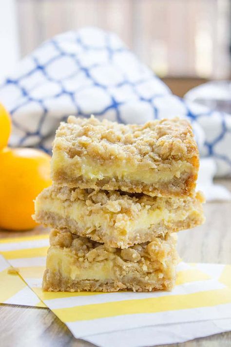 Lemon Crumb Bars, Quick Oatmeal, Lemon Bars Easy, Crumb Bars, Lemon Bar, Lemon Bars Recipe, Lemon Dessert Recipes, Pudding Desserts, Lemon Bars