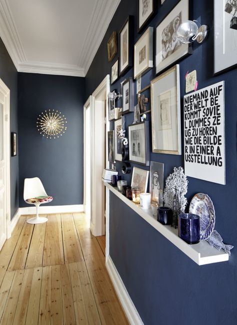 Small hallway decorating ideas for your home. Small Hallway Decorating, Small Hallway Ideas, Space Apartments, Hallway Designs, 아파트 인테리어, Small Hallways, Hallway Decorating, Blue Walls, Design Case