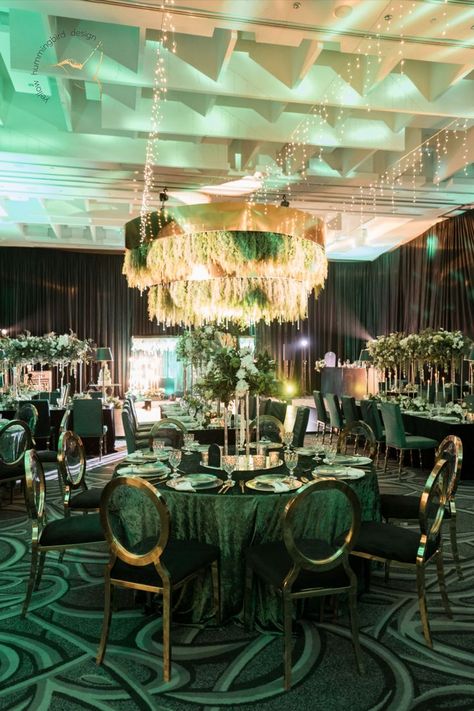 Emerald City Wedding, Emerald City Theme, Emerald City Party, Emerald Wedding Theme, Quince Colors, Emerald Green Quinceanera Theme, City Wedding Reception, Green Quinceanera Theme, Emerald Green Wedding Theme