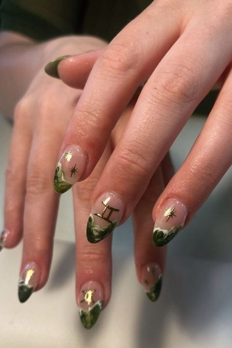 Green Gemini Nails Nails For Gemini, Birthday Nails Short Round, Zodiac Nails Designs Gemini, Gemini Inspired Nails, Gemini Nail Art, Birthday Nails Gemini, Taurus Birthday Nails, Gemini Nails Designs, Zodiac Nails Designs