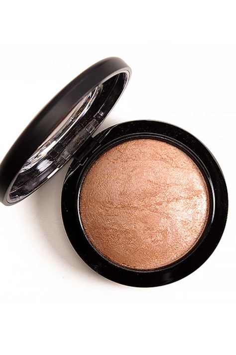 best bronzers Mac Bronzer, Best Highlighters, Creme Puff, Fix Makeup, Best Bronzer, Best Highlighter, Everyday Makeup Tutorials, Mineral Powder, Flawless Face