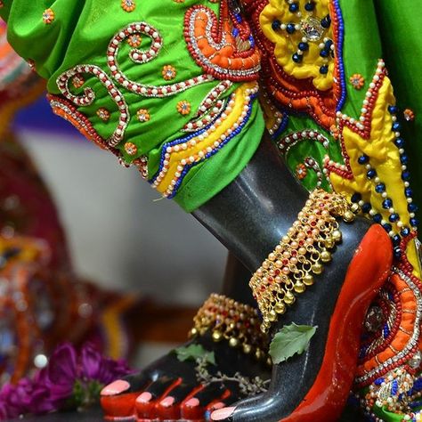 Feet Of Krishna, Krishna Charan, Shiva Shankar, राधे राधे, Baby Ganesha, Shree Krishna Wallpapers, Lord Krishna Hd Wallpaper, Krishna Songs, Photos Of Lord Shiva