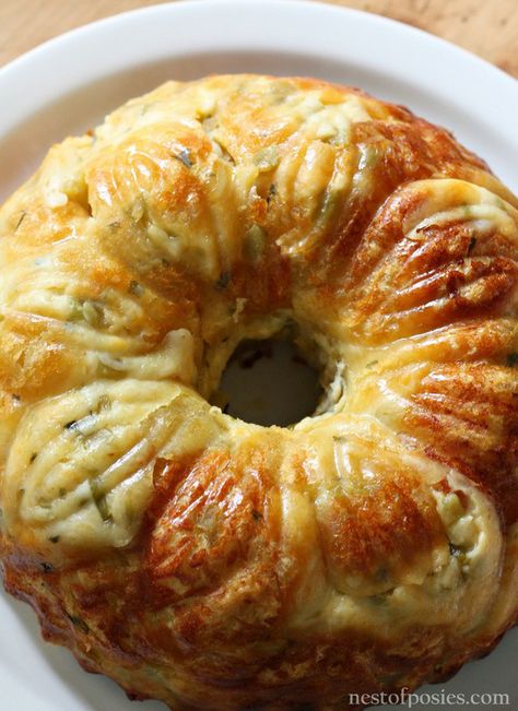 Mexican Bubble Bread made in a bundt pan - I used fire roasted diced tomatoes and mexican sweet corn with chiles instead.... it was delicious Foodnetwork.com Recipes, Mexican Monkey, Bread With Cheese, Bundt Pan Recipes, Bubble Bread, Mexican Cheese, Pan Recipes, Monkey Bread, Crumpets