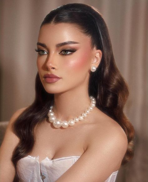 Hollywood Glam Hair, Glam Bride Makeup, Good Makeup, Blonde Hair Makeup, Glam Wedding Makeup, Expensive Makeup, Be More Confident, Prom Makeup Looks, Bridesmaid Hair Makeup