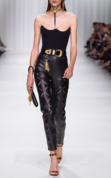 Versace Bustier Bodysuit Versace Archive, Haute Couture Style, Versace Spring, Italian Fashion Brands, Looks Country, Versace Fashion, Vintage Versace, Atelier Versace, Mode Boho