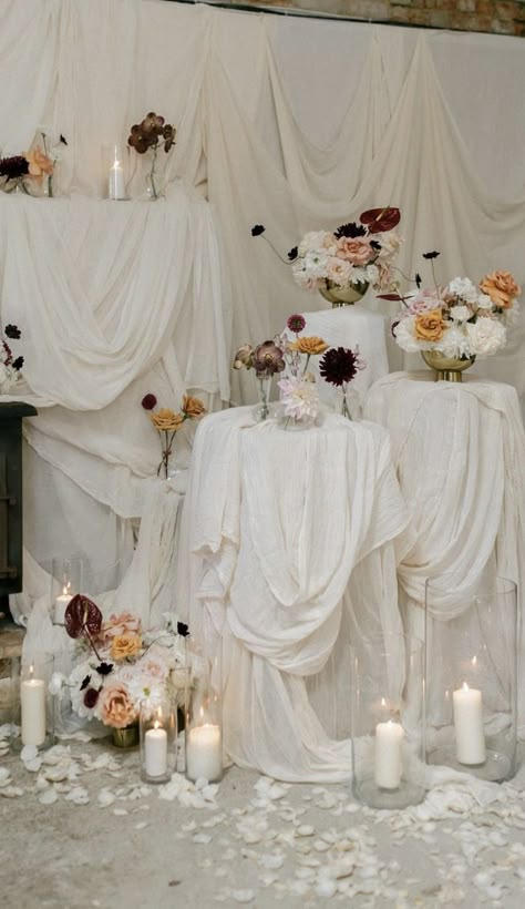 Ampitheater Wedding, Wedding Tablecloth Ideas, Winter Engagement Party, Ceremony Table, Candlelit Wedding, Draping Wedding, French Chateau Wedding, Wedding Reception Design, Special Events Decor