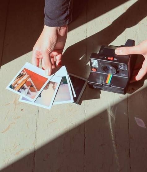 Aesthetic Polaroid Camera, Polaroid Camera Aesthetic, Photo Editing Camera, Photography Polaroid, Design Quotes Art, Aesthetic Polaroid, Polaroid Originals, Camera Aesthetic, William Eggleston