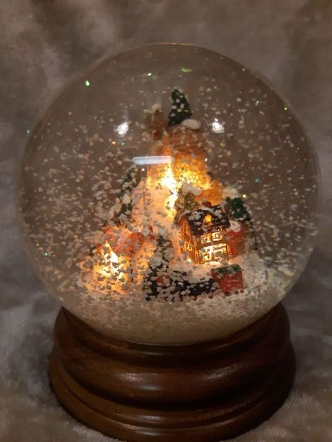 Snowglobe Aesthetic, Snow Globe Aesthetic, Globe Decoration, Waterless Snow Globe, Globe Gift, Musical Snow Globes, Water Globes, Christmas Snow Globes, Dream Gift