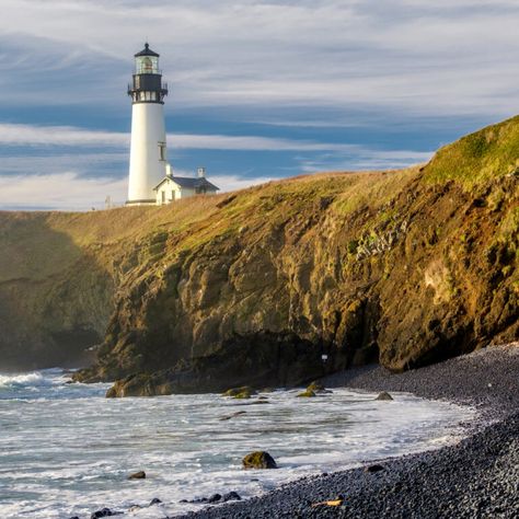 Astoria Oregon, Oregon Road Trip, Lighthouse Photos, Lighthouse Pictures, Visit Canada, Adventure Bucket List, Oregon Travel, On The Road Again, Scenic Routes