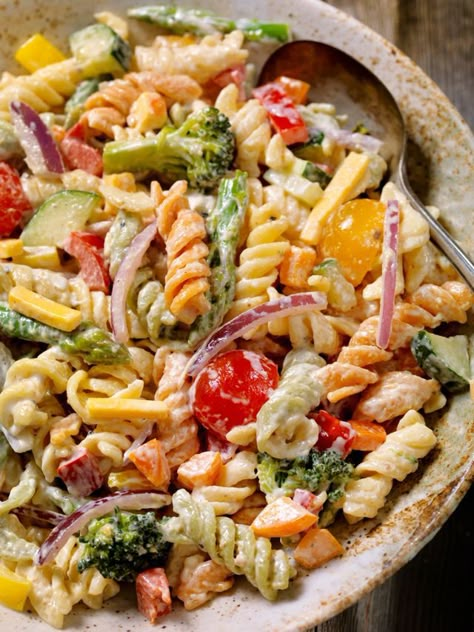 Pasta Salad With Broccoli, Creamy Pasta Salad Recipe, Salad With Broccoli, Creamy Pasta Salads, Pasta Salad With Tortellini, Pasta Salad Dressing, Ranch Pasta Salad, Ranch Pasta, Tortellini Pasta