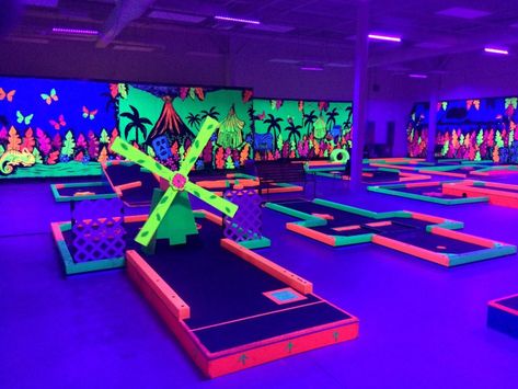 Mini Golf Games, Mini Golf Course, Indoor Mini Golf, Miniature Golf, Virginia Vacation, Family Friendly Activities, Indoor Family, Putt Putt, Shot In The Dark