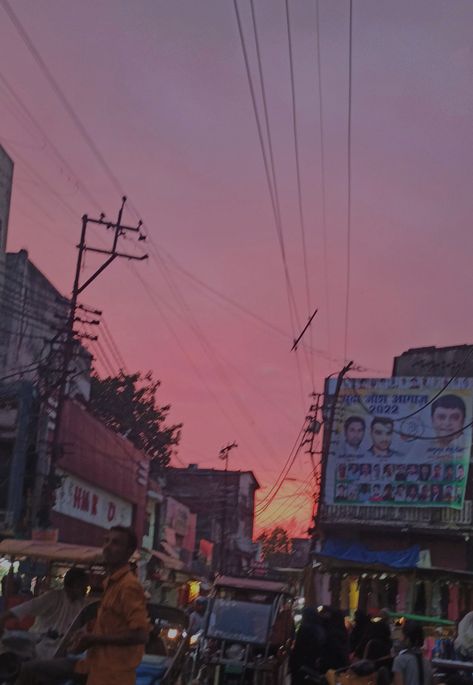 Indian roads aesthetic Indian Nostalgia Aesthetic, Indian Road Aesthetic, Indian Street Aesthetic, Indian Town, Indian Road, Town Aesthetic, Street Aesthetic, Jai Hind, Nostalgia Aesthetic