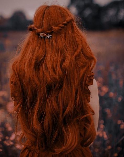 Red Hair Inspiration, Ginger Hair Color, Long Red Hair, Penteado Cabelo Curto, Auburn Hair, Long Red, Orange Hair, Ginger Hair, Pretty Hairstyles